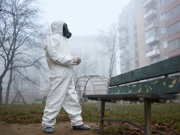 Tudós Gázmaszk Védőruházat Felügyeleti Városi Környezetben Gazdaság Csipeszek — Stock Fotó