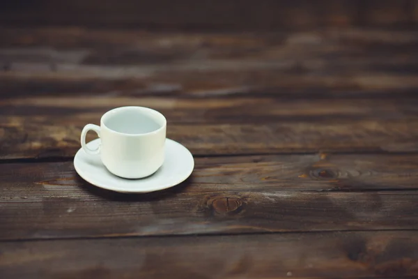 Copo de café branco vazio e pires — Fotografia de Stock