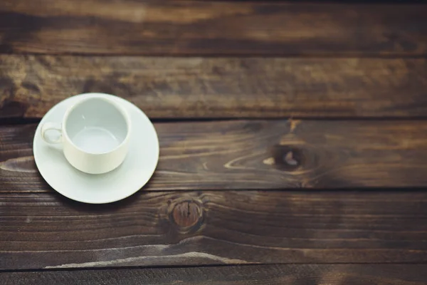 Copo de café branco vazio e pires — Fotografia de Stock