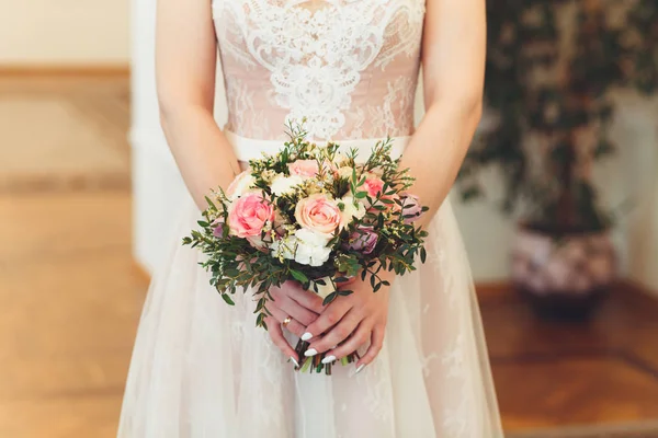 Beautiful Bride White Wedding Dress Holding Bouquet — Stock Photo, Image