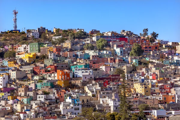 Mnozí barevné domy guanajuato Mexiko — Stock fotografie