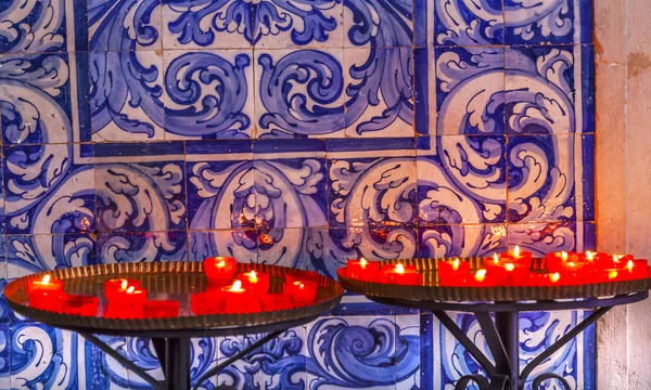 Bougies rouges Carreaux bleus Santa Maria Church Obidos Portugal — Photo