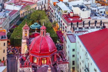 Kırmızı kubbe Templo San Diego Jardin Juarez tiyatro Guanajuato Meksika