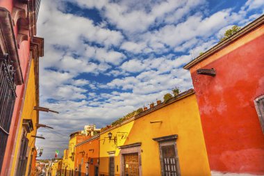 Sarı turuncu şehir Street San Miguel de Allende Meksika