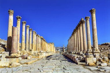 Korint sütunları Antik Roma yol şehir: Jerash Jordan