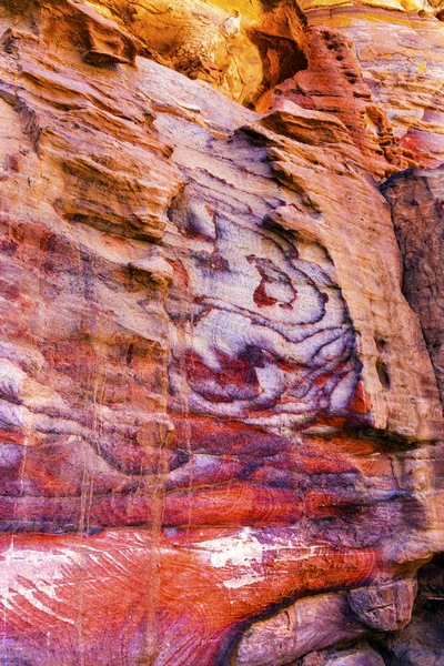 Red Rock Resumen Cerca de Tumbas Reales Petra Jordania —  Fotos de Stock