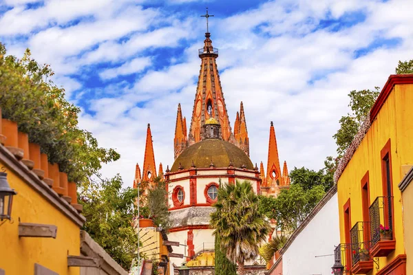 Calle Aldama Parroquia Iglesia Arcángel San Miguel de Allende México —  Fotos de Stock