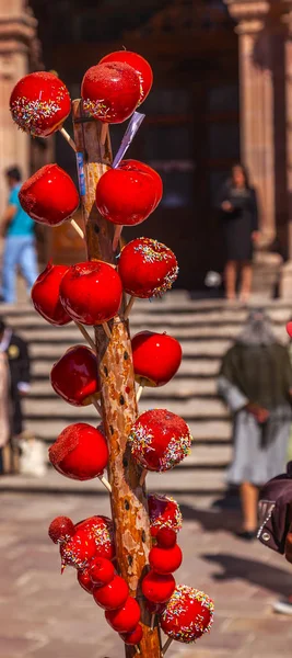カラフルなキャンディりんごドロレス ・ イダルゴ メキシコ — ストック写真