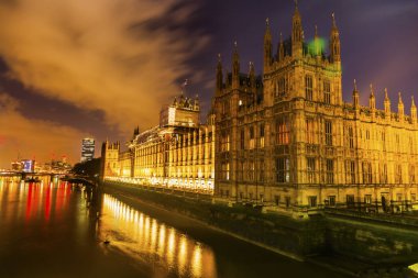 Parlamento Thames Nehri Westminster Londra İngiltere'nin evleri
