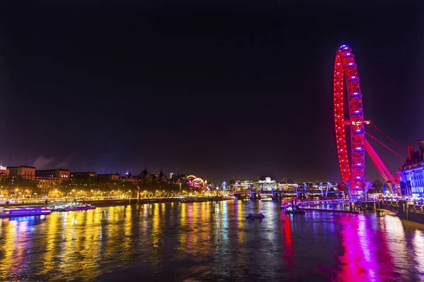 Wielkie oko Ferris Wheel Tamizy noc Londyn Anglia — Zdjęcie stockowe