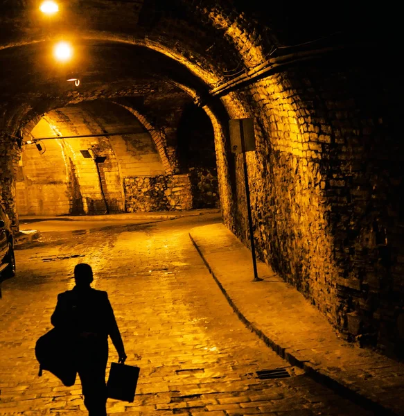 Gyaloglás személy földalatti alagútban, a forgalom, Guanajuato, Mexic — Stock Fotó