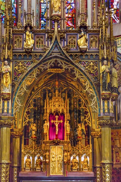 Oltář dřevěný kostel figurky De Krijtberg církev Amsterdam Nizozemsko — Stock fotografie