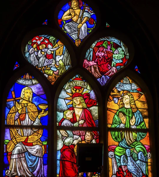 Faith Love Hope Jesus Stained Glass Window De Krijtberg Church Amsterdam Nederland – stockfoto