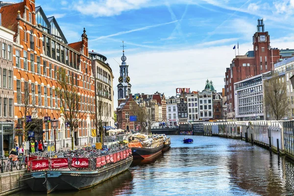 Barco Bicicleta Aparcamiento Munttoren Singel Canal Amsterdam Holanda Países Bajos — Foto de Stock