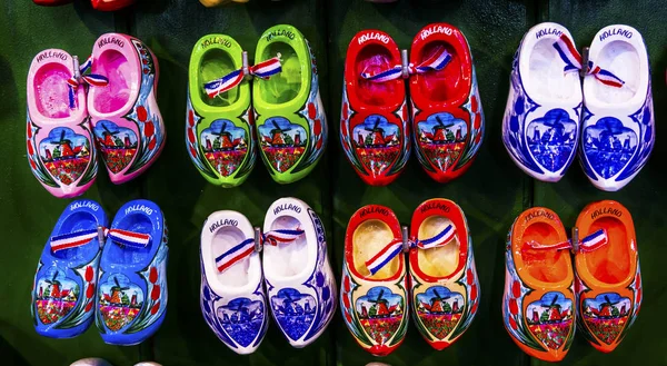 Lembranças de sapatos holandeses Mercado de flores Amsterdam Holland Holanda — Fotografia de Stock