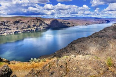 Wanapum Gölü Kolombiya Nehir yaban atları anıt Washington