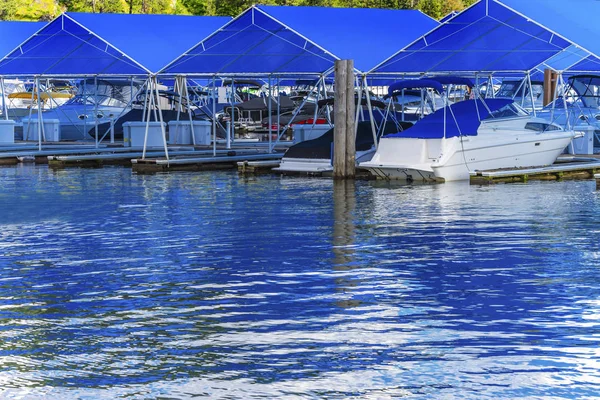 Blue Covers Boardwalk Marina Piers Boats Reflection Lake Coeur d — Stock Photo, Image