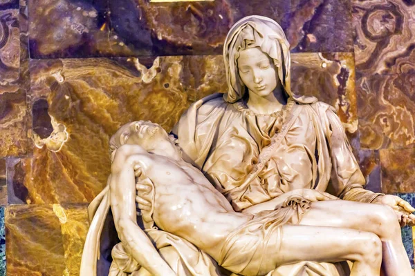 Michaelangelo Piëta sculptuur Vaticaan rome Italië — Stockfoto