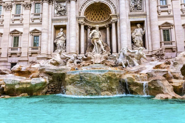 Neptune nimfy figury fontanny di Trevi Rzym Włochy — Zdjęcie stockowe