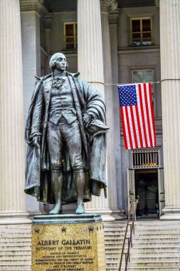 Albert Gallatin heykel bize bize Hazine Bakanlığı Washington Dc bayrak