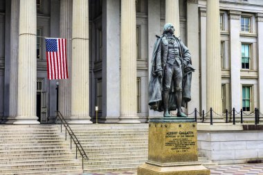 Albert Gallatin heykel bize bize Hazine Bakanlığı Washington Dc bayrak