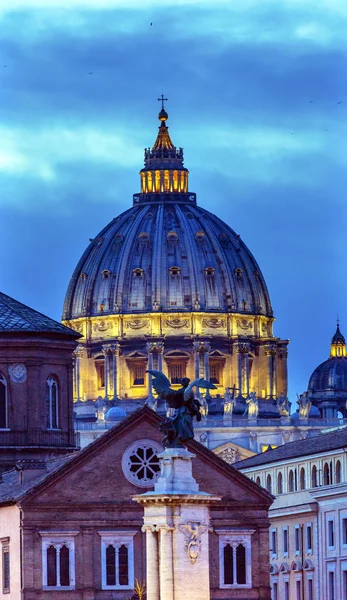 Vatican Dome Buildings Night Roma Italia —  Fotos de Stock