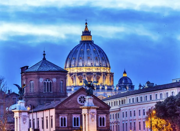 Edifícios da Cúpula do Vaticano Noite Roma Itália — Fotografia de Stock