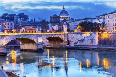 Vatikan kubbe Tiber Nehri Ponte Köprüsü Vittorio Emanuele III Roma