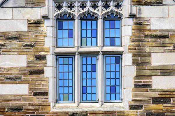Çok renkli pencere Yale Üniversitesi New Haven Connecticut