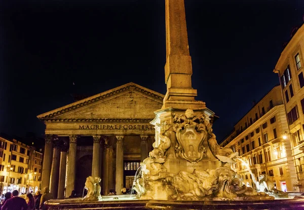 Fonte Della Porta Panteão Piazza Rotunda Noite Roma Itália — Fotografia de Stock