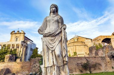 Vesta bakiresi Tapınağı Antonius Faustina Roma Forum Roma İtalya 