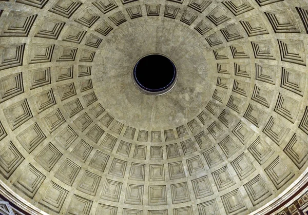 Купол Oculus ніч Пантеон Римі Італія — стокове фото