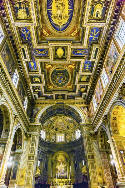 К'єза San Марчелло al Corso вівтар базиліки церкви Риму Італії — стокове фото