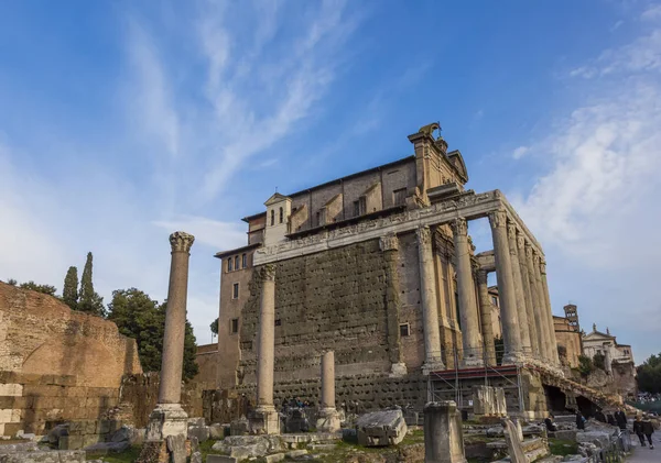 Tapınak Antonius Faustina Roma Forum Roma İtalya — Stok fotoğraf