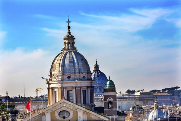 Kerken koepels Vaticaan Rome Italië — Stockfoto