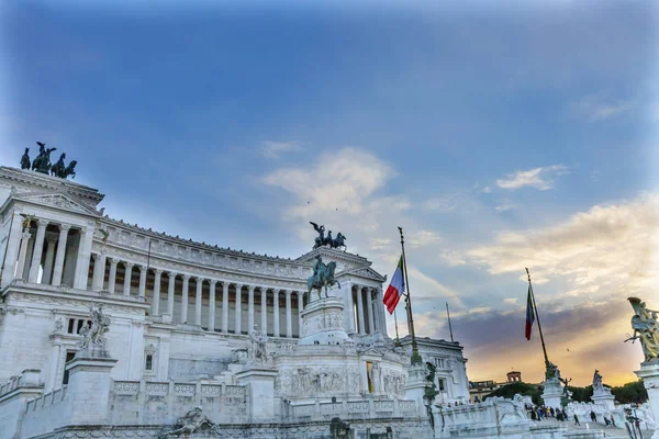 Tumba del desconocido Monumento a Víctor Emanuele Roma Italia — Foto de Stock