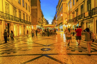 Rua Augusta Evening Walking Shopping Street Baixa Lisbon Portuga