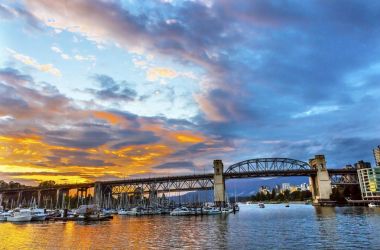 Granville adanın Burrard Cadde Köprüsü Vancouver British Columbia, Kanada