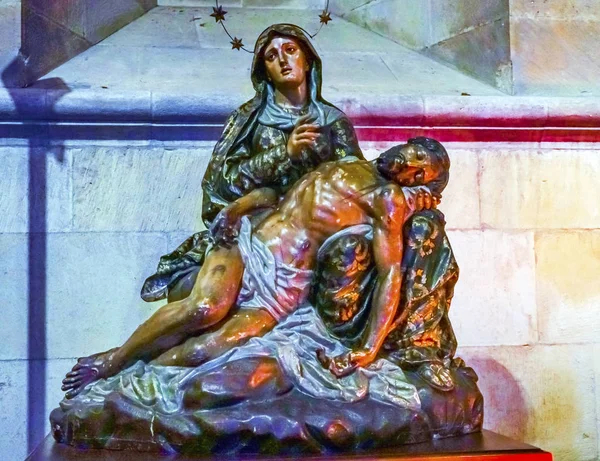 Estatua de Pieta Basílica Catedral de La Se Lisboa Portugal — Foto de Stock