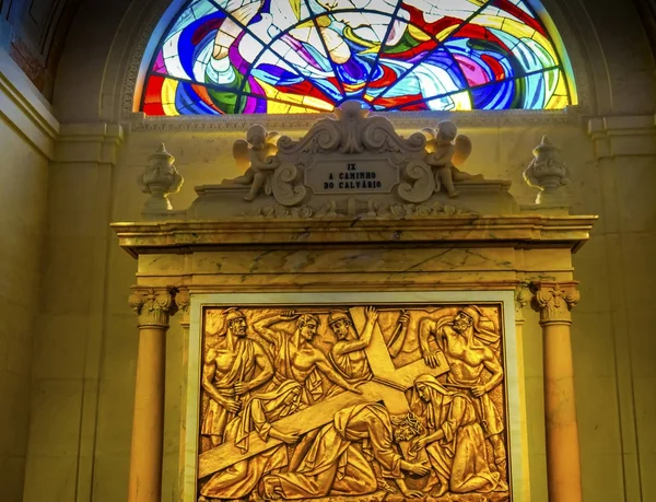 Cristo llevando la cruz Basílica Dama del Rosario Fátima Portugal —  Fotos de Stock