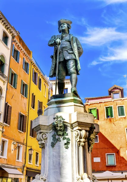 Estátuas Carlo Goldoni Famoso dramaturgo Veneza Itália — Fotografia de Stock