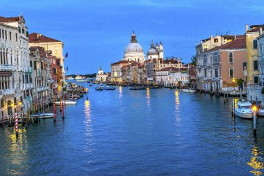 Grand Canal Santa Maria Selam Kilisesi gondol Venedik İtalya