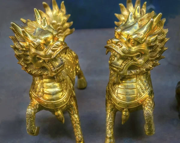 Chinese Replica Bronze Dragons Panjuan Flea Market Beijing China — Stock Photo, Image