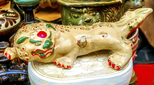 Cina Cinese Replica Ceramica Dragon Panjuan mercato delle pulci Pechino — Foto Stock