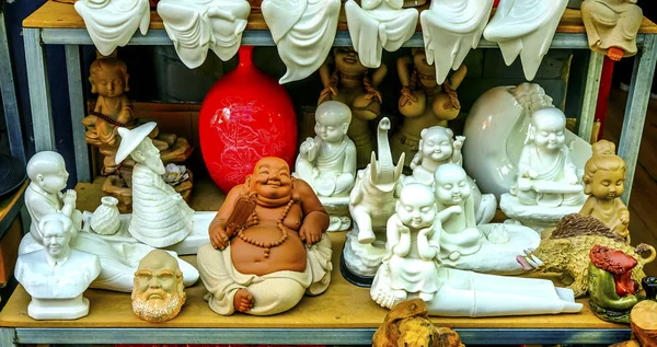 Çin çoğaltmasını seramik Buda Panjuan bit pazarı Beijing Çin — Stok fotoğraf