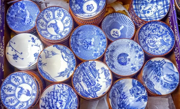 Cina Vecchio mercato cinese delle pulci di Panjuan Cupss in ceramica Pechino — Foto Stock