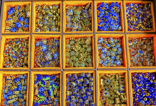 Abalorios de Metal Chino Verde Azul Panjuan Flea Market Beijing China — Foto de Stock