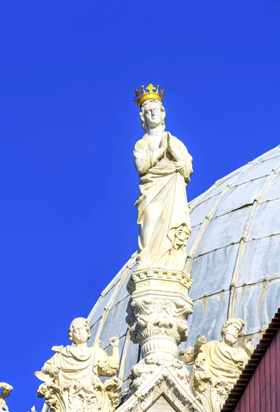 Estatua del Rey Iglesia de San Marcos Venecia Italia — Foto de Stock