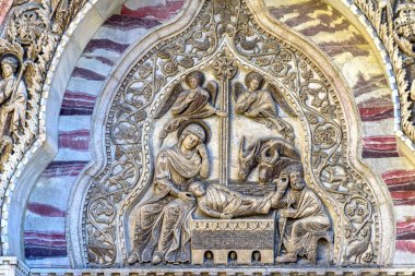 Doğum sahnesi heykel cephe Saint Mark's kilise Venedik İtalya