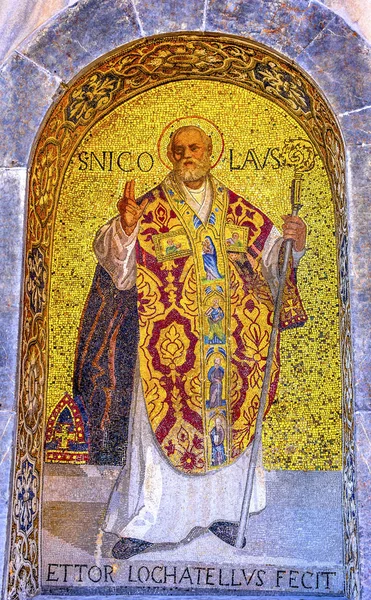 Sint Nicolaas Mosaic gevel San Marcoplein kerk Venetië Italië — Stockfoto